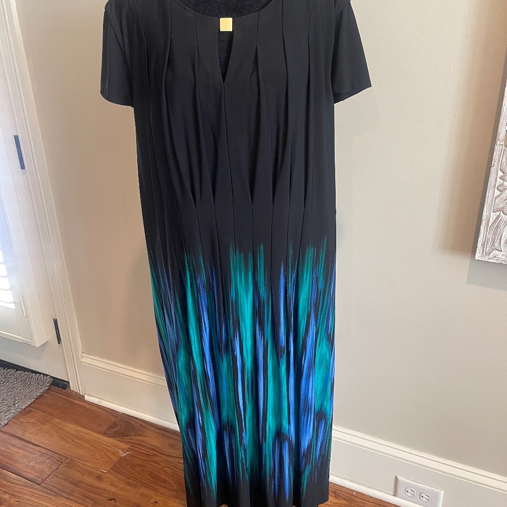 Tahari print summer sheath plus size dress.  Great alone or with a jacket.